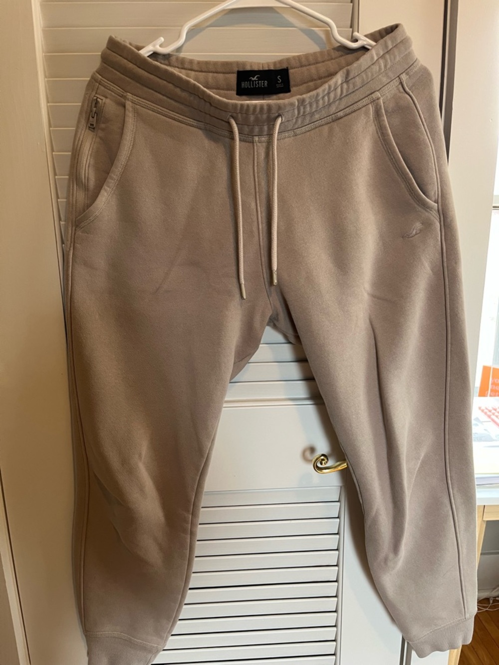 Hollister Men's Jogger Pants in Taupe Beige